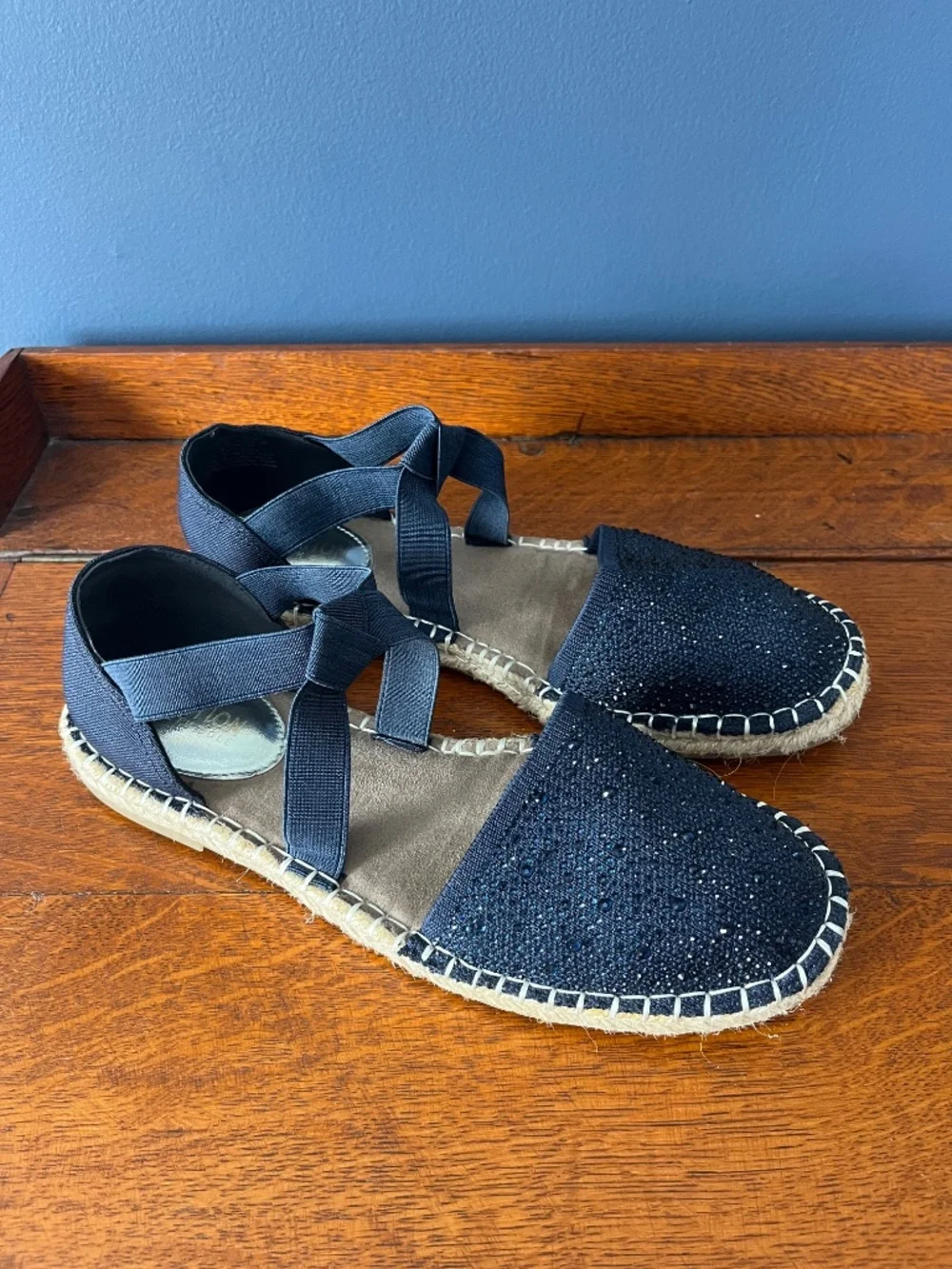 Kenneth Cole Reaction LUNA Sparkly Espadrille Flat Sandal Navy 8.5 Like New!
